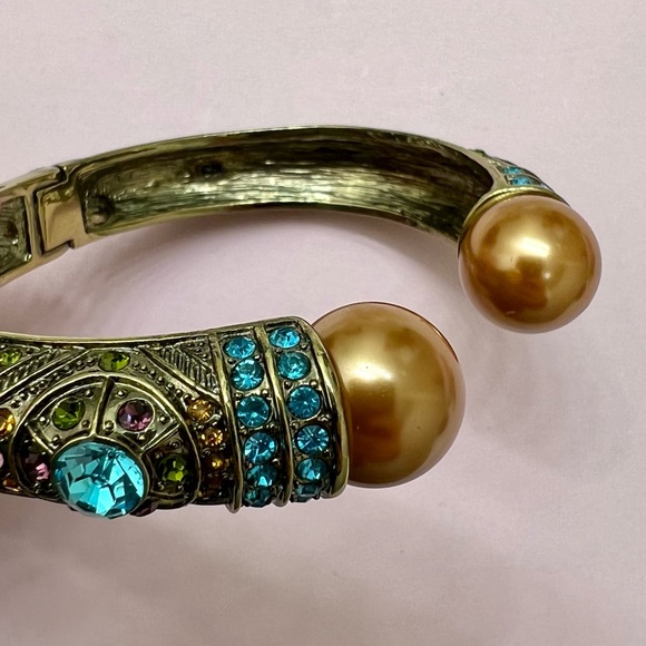 Heidi Daus Coral Pearl Clamp Bangle with Aqua Crystals - Picture 11 of 17